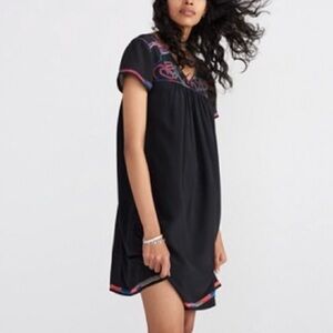 Madewell Embroidered Colorful Stitch Cap
Sleeves Silk Dress Woman’s Sz S